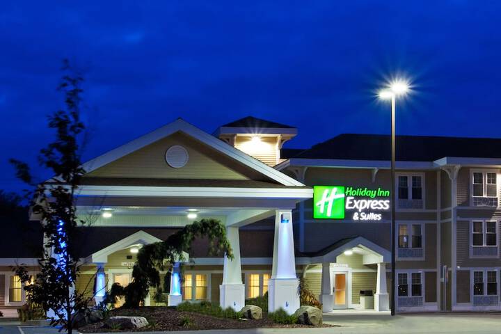 Holiday Inn Express Hotel & Suites Iron Mountain Michigan